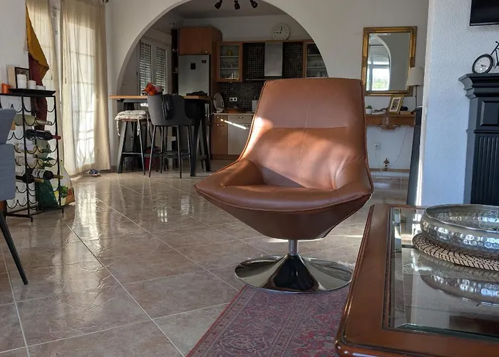 Spanish With Private Pool *