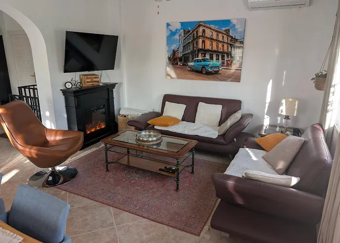 Villa Spanish With Private Pool