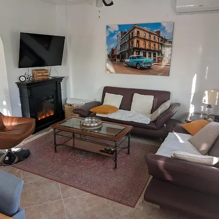 Villa Spanish With Private Pool